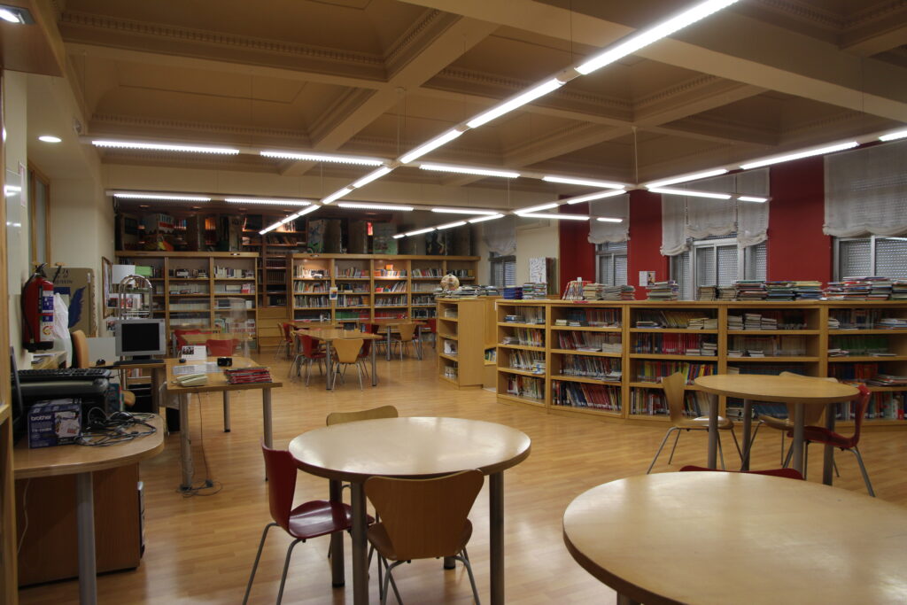 Colegio Lourdes Biblioteca