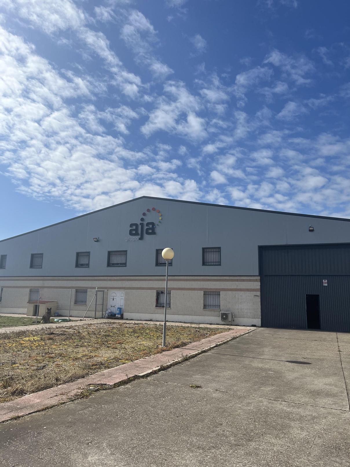 Nave Grupo AJA en Laguna de Duero